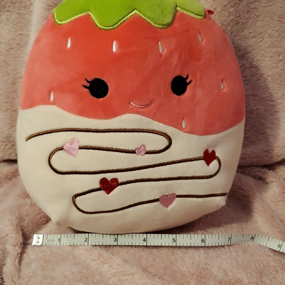 Original Squishmallow "Scarlet the Strawberry" 2023 - Picture 7 of 8